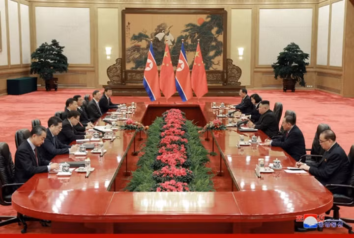 Toàn cảnh cuộc hội đàm giữa Tổng Bí thư, Chủ tịch nước Trung Quốc Tập Cận Bình và Nhà lãnh đạo Triều Tiên Kim Jong-un.