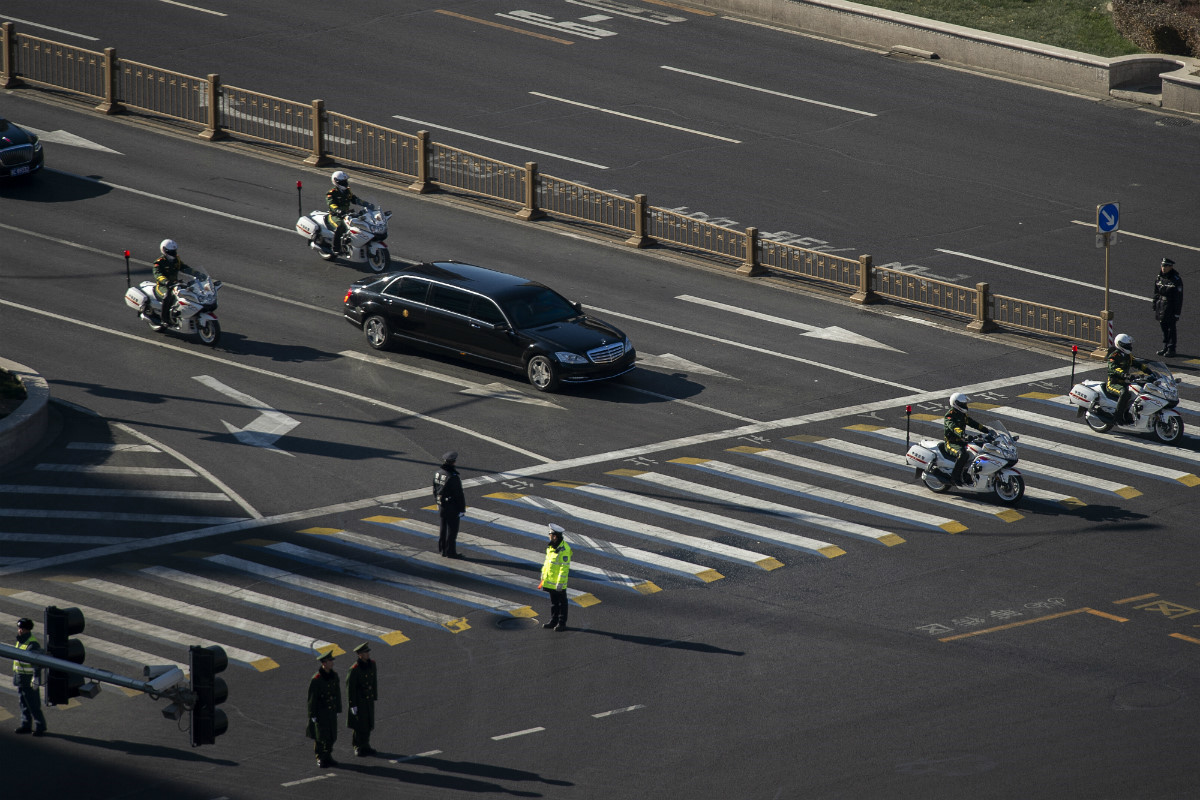 Trước cuộc gặp đầu tiên với tổng thống Hàn Quốc và tổng thống Mỹ, ông Kim đều đến gặp chủ tịch Trung Quốc. Vì vậy, mục đích chuyến thăm lần này của ông Kim cũng được cho là nhằm tìm kiếm sự ủng hộ của Bắc Kinh trước khi bước vào bàn đám phán với Mỹ. Ảnh: AFP.