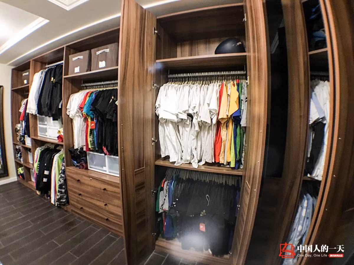 Giờ đây, cô sở hữu mức thu nhập khá cao và có một đội ngũ nhân viên nhiệt huyết, năng động, chuyên nghiệp. Trong tương lai, nhu cầu của người tiêu dùng ngày càng cao và công việc này sẽ còn phát triển mạnh mẽ hơn nữa.