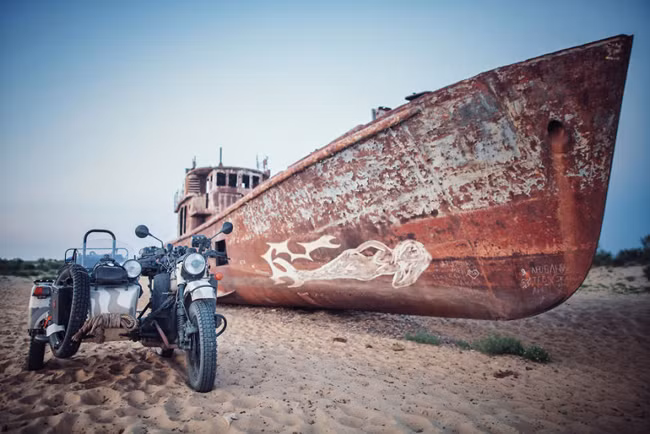 Moynaq, Uzbekistan trên bờ biển Aral.