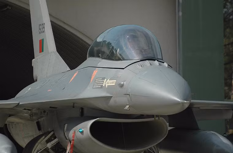 Sau nâng cấp, F-16AM/BM Block 20MLU có khả năng sử dụng tên lửa không đối không có đầu tự dẫn radar chủ động như AIM-120, nâng cao hiệu suất hoạt động, độ tin cậy...