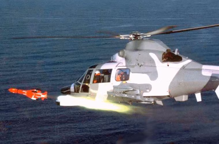 ..đủ khả năng hạ gục tàu chiến nhỏ ở cự ly tối đa 15km, mang đầu đạn nặng 30kg ngòi nổ tiếp xúc.