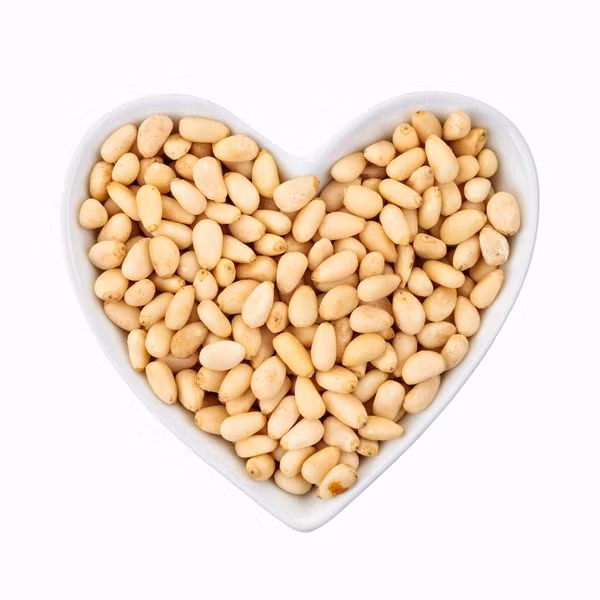 Hạt thông là một loại hạt giàu dinh dưỡng giúp giảm thiểu đáng kể lượng cholesterol LDL xấu trong cơ thể. Hạt thông còn chứa nhiều mangan, chất cấu thành của một trong những chất chống oxy hóa mạnh nhất của cơ thể.