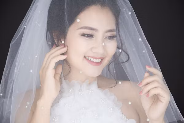 Cu mang ‘Giau vi ban, sang vi vo’ nhung it dan ong biet y nghia thuc su