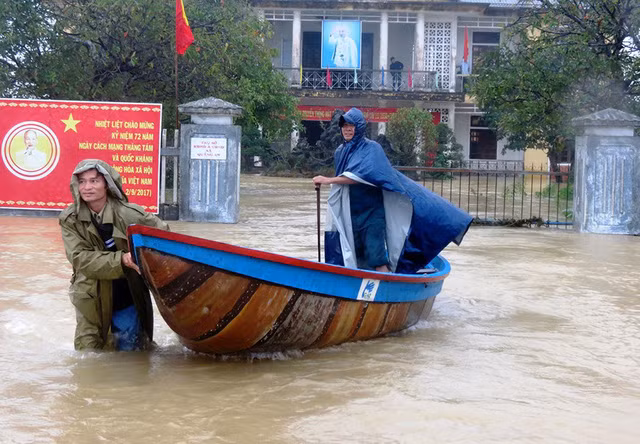 Lu chong lu tai Quang Ngai, nuoc song lai dang o Hue-Hinh-3