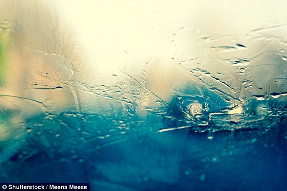 Hiện tượng đóng băng của nước, xảy ra cực chậm đến mức thính giác của con người không thể phát hiện ra. Hiện tượng này có tên làCrizzle.(Nguồn Dailymail)