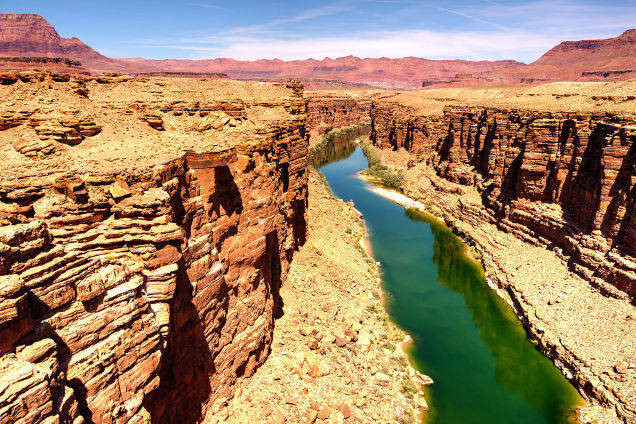 Sông Colorado, Marble Canyon với khung cảnh màu sắc xanh vàng đối lập, vô cùng ấn tượng.