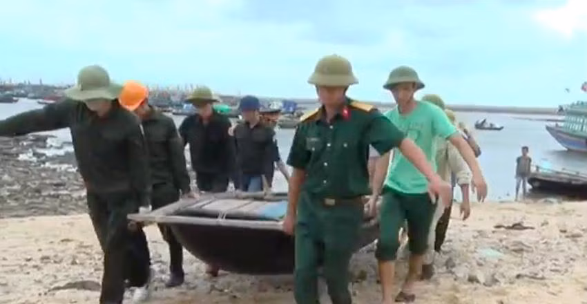 Ban quản lý Vườn Quốc gia Cát Bà cho biết, 23h đêm qua (23/6), trạm biến áp cung cấp điện cho Vườn Quốc gia Cát Bà bị nổ. Có hơn 100 khách du lịch và toàn bộ cán bộ Công nhân viên của Vườn đang sống trong cảnh mất điện, mất nước chờ bão qua.