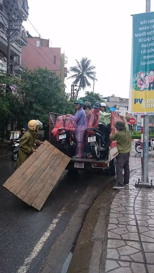Nguoi dan Quang Ninh, Hai Phong oan minh chong bao so 1-Hinh-2
