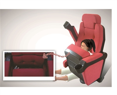 Be 6 tuoi suyt mat mang vi ket o ghe rap chieu phim-Hinh-2