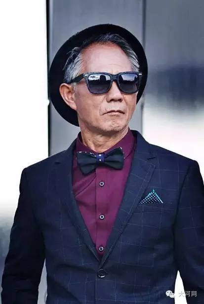 Thay đổi gu ăn mặc sẽ khiến bản thân trở nên sang trọng, khí chất hơn.