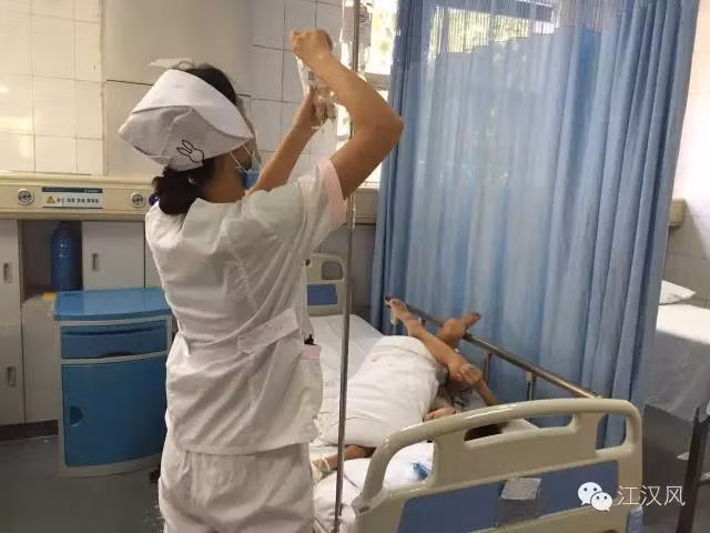 Hy vọng và rồi lại thất vọng là tâm trạng thường thấy của Nhạc Đông Thành từ khi biết nhận thức đến nay. Cậu bé chỉ ao ước mình có thể sống một cuộc sống như những đứa trẻ bình thường.