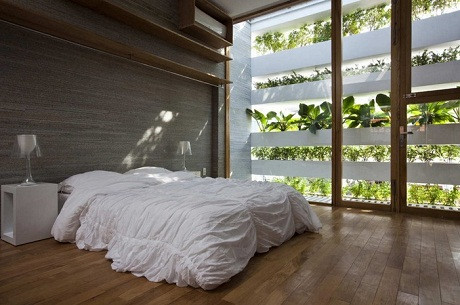 Tuy nhiên, việc chọn kiểu dáng, màu sắc, chất liệu lam chắn nắng cần được cân nhắc sao cho phù hợp với nhiều mục đích sử dụng, giảm thiểu chi phí bảo trì, bảo dưỡng.