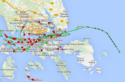 Tau ngam HQ-185 Da Nang dang ve Cam Ranh-Hinh-2