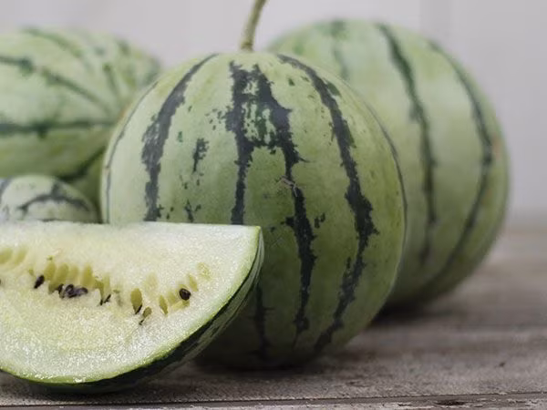 Khach Ha Noi lung dua hau ruot trang gia chat