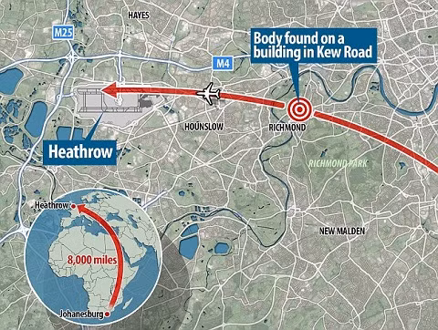 Bám càng may bay trón vé, roi tù tròi xuóng chét thảm-Hinh-2