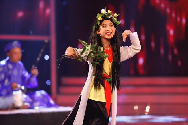 Nhờ tài năng Đức Vĩnh chiến thắng ngoạn mục sau chương trình Tìm kiếm tài năng 2015, cậu bé "ẵm" giải thưởng 500 triệu đồng. Thậm chí, Đức Vĩnh còn được mời tham gia show diễn của nghệ sĩ Hoài Linh, tuy nhiên, vì lí do sức khỏe, cậu bé đã không thể đến show diễn.