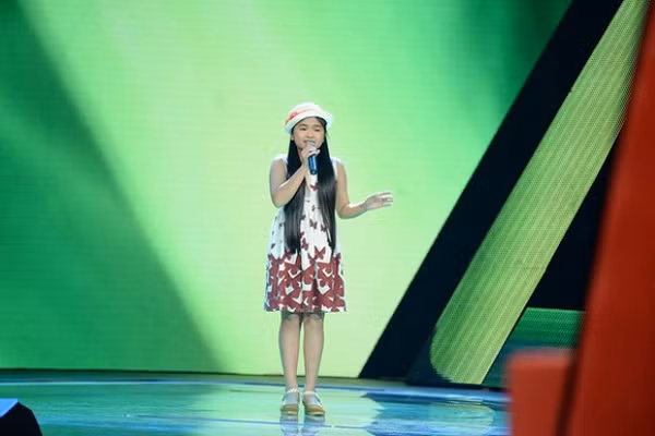 Ở lứa tuổi 12, Thiện Nhân đã chiến thắng trong cuộc thi giọng hát và mang về giải thưởng hàng trăm triệu đồng.