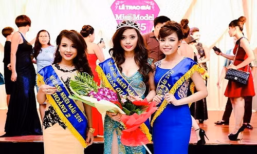 Nu hoang nguoi mau 2015 bi to thi chui