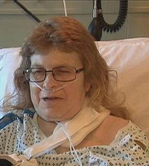 Bà Audrey Stone, 62 tuổi và chú chó dẫn đường Figo 8 tuổi đã gắn bó với nhau được 6 năm. Do bị mù nên bà Audrey luôn cần có chú chó Figo bên cạnh, không chỉ là một người dẫn đường trung thành, tận tụy mà chú chó dũng cảm Figo còn như một người bạn lâu năm của bà Audrey.