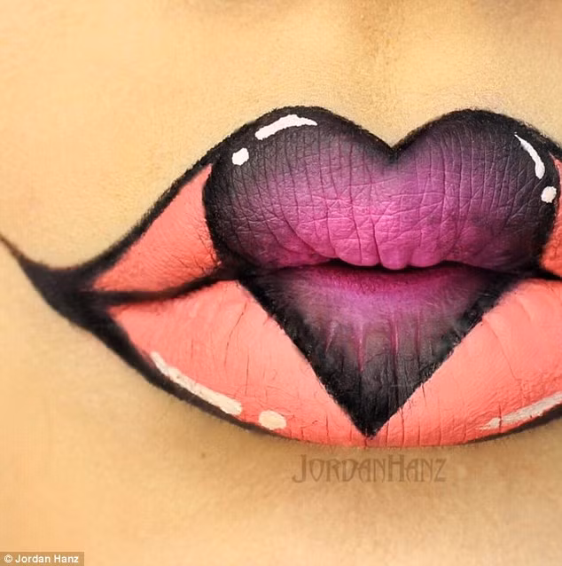 Đôi môi gợi cảm.