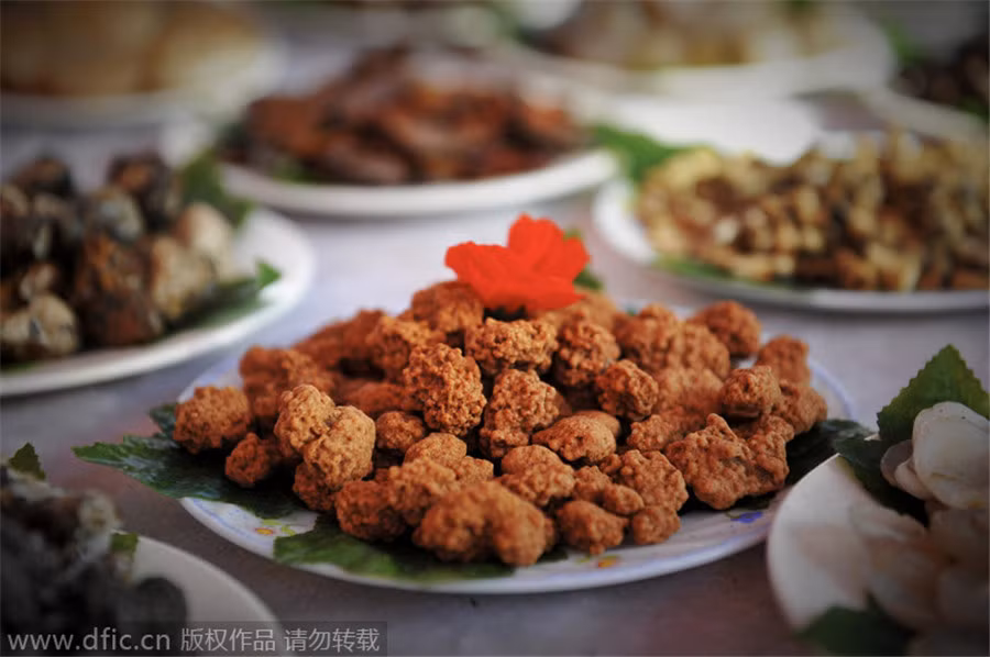 Các món ăn trông vô cùng ngon mắt, nhưng lại làm từ đá.