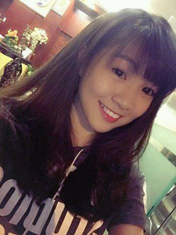 Như Hexi sở hữu gương mặt khá ưa nhìn ngay từ khi chưa nổi tiếng, tuy nhiên nữ streamer khi đó ưa thích hình tượng nghiêm túc hơn.