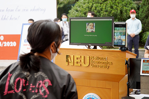 COVID-19: Dung phan mem nhan dien khuon mat cho “cay gao” ho tro nguoi ngheo-Hinh-3