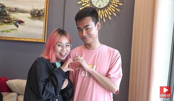 Bức ảnh thân mật của MisThy và streamer Quang Cuốn