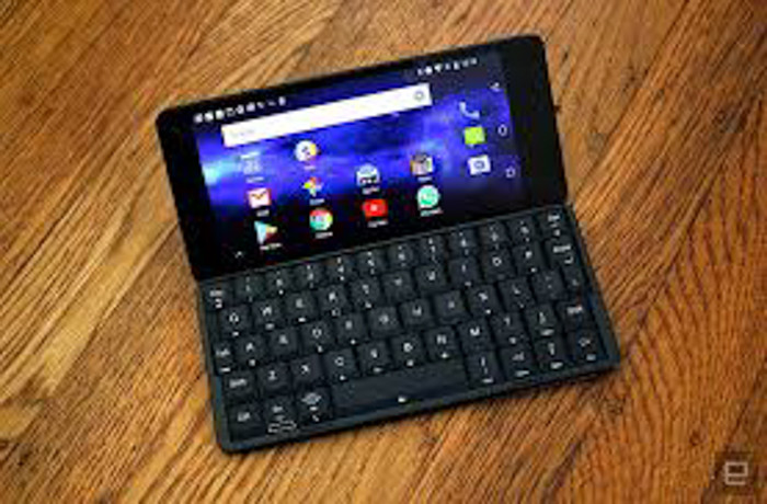 Trước khi iPhone ra mắt vào năm 2007 và tạo ra một cuộc “cách mạng” cực lớn thì tất cả mọi người dùng dùng điện thoại “cục gạch”. Và để tăng hiệu suất làm việc lên, sử dụng các ứng dụng cần thiết như xem lịch, ghi chú, gửi email, … thì người ta dùng các máy PDA. Các bạn có thể xem PDA là “ông tổ” của các loại smartphone ngày nay.