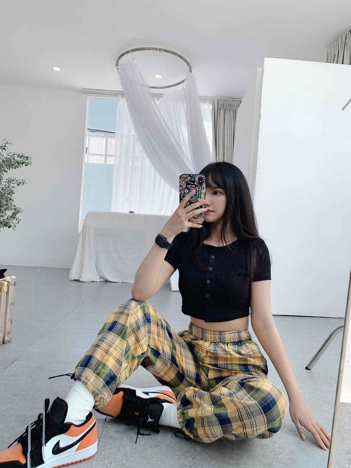 Vẻ đẹp mong manh tựa “thần tiên tỷ tỷ” của nữ game thủ phố núi.