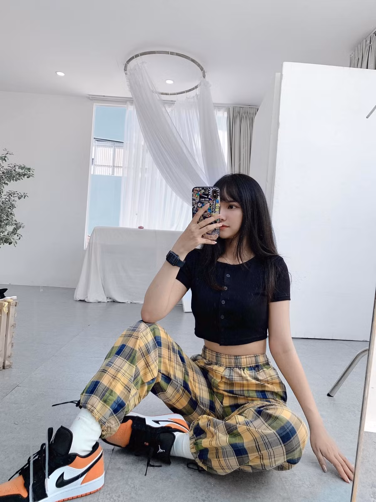 Vẻ đẹp mong manh tựa “thần tiên tỷ tỷ” của nữ game thủ phố núi.