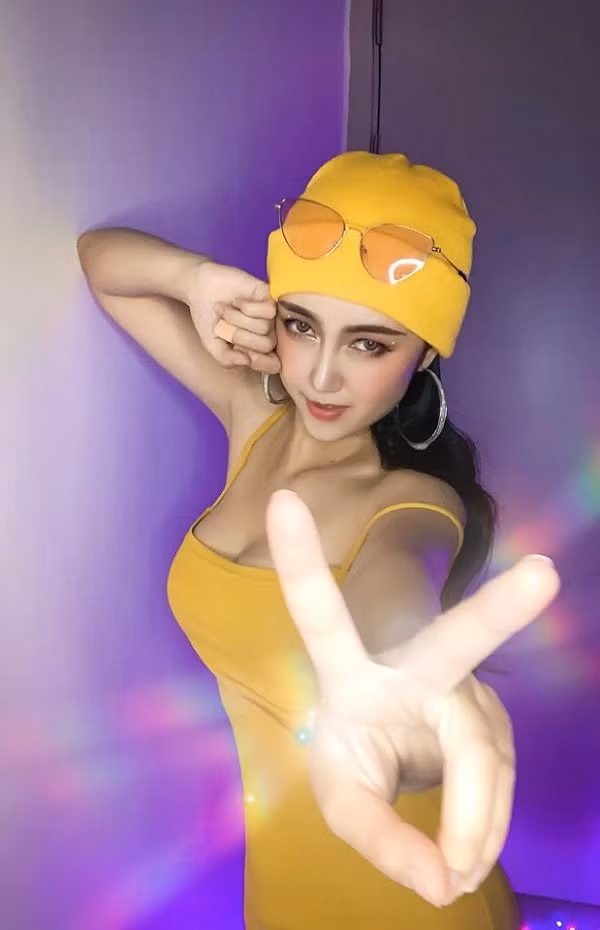 Những bức hình được Mộng Linh chia sẻ trên trang cá nhân lúc nào cũng nhận được cơn mưa thả tim từ người hâm mộ và cộng đồng game thủ.