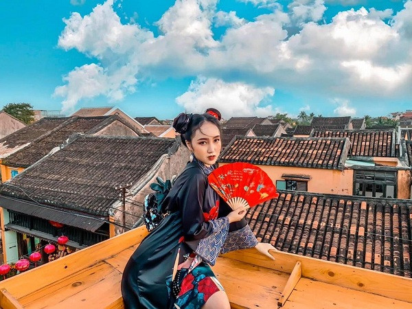 Hãy cùng chiêm ngưỡng nhan sắc xinh đẹp của nữ admin game hot nhất nhì cộng đồng esports Việt.