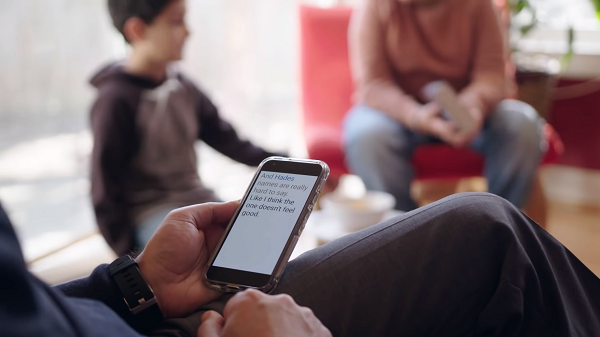 Ngoài các chức năng cơ bản trên, người dùng có thể cài đặt thêm một số tùy chỉnh khác, như chọn nhanh hai ngôn ngữ thường dùng, thêm các từ ngữ thường dùng, nhận dạng các âm thanh khác, nhập nội dung trả lời vào ô thoại trong khi ứng dụng vẫn ghi âm liên tục,...