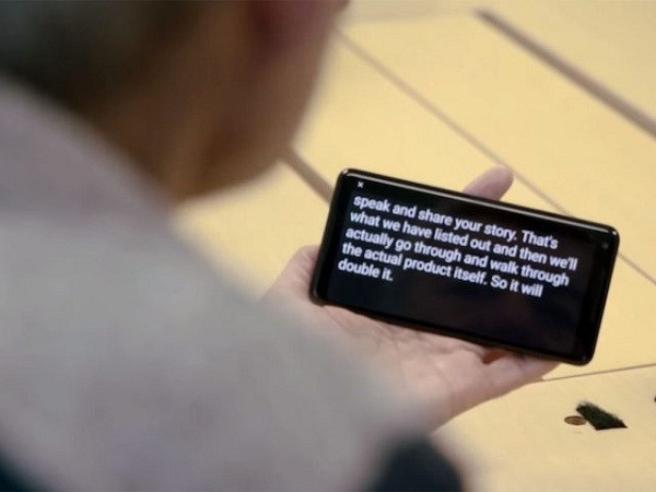 Cụ thể, Google Live Transcribe hoạt động theo phương thức trực tiếp chuyển giọng nói thành văn bản theo thời gian thực.