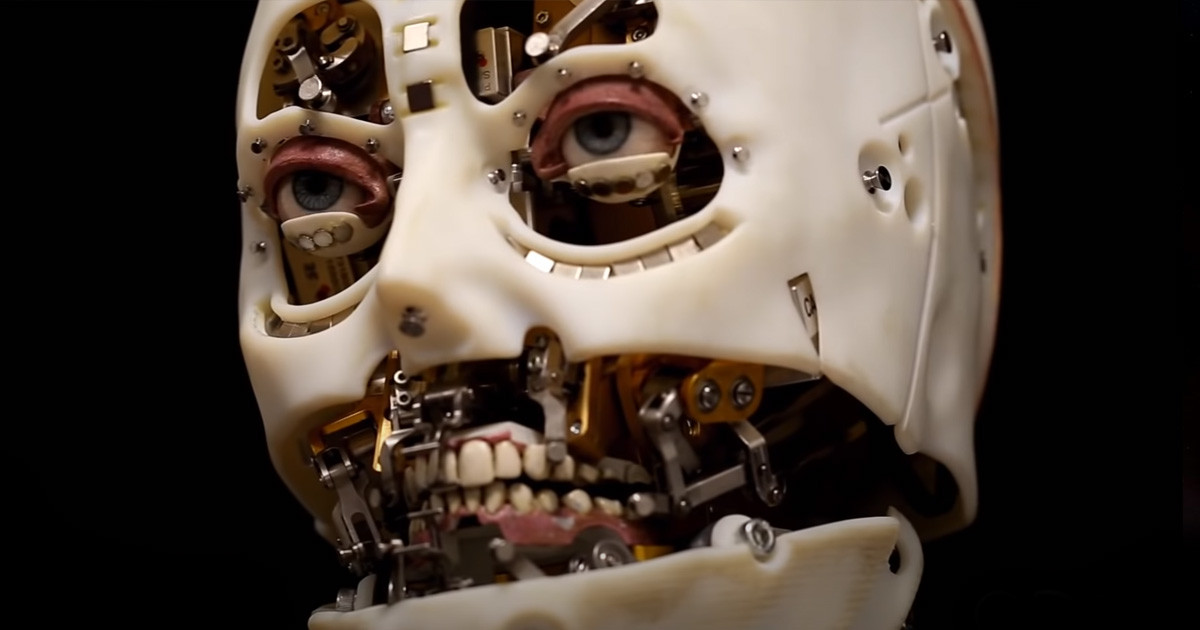 Tiếp theo, cử chỉ của robot được củng cố bằng một loạt chuyển động nhỏ.