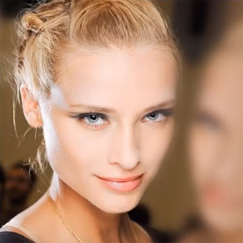 Đừng mất thời gian tìm kiếm hình ảnh trên Google, bởi lẽ cô gái này chưa từng tồn tại ở bất kì thời gian nào trong lịch sử. Đây là khuôn mặt do AI tạo ra.