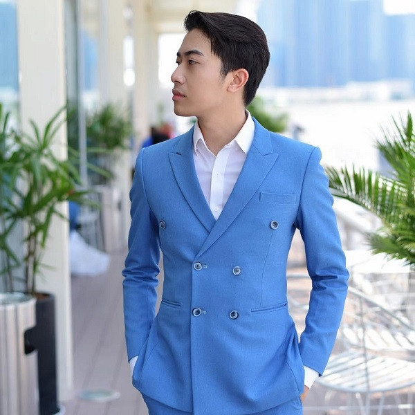 Để rồi cộng đồng eSports không khỏi ngã ngửa bất ngờ khi những tấm ảnh diện suit lịch lãm, soái ca của anh trong bộ ảnh cưới được chia sẻ trên mạng xã hội.