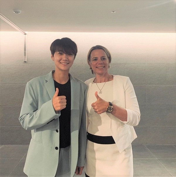 Nhiều người nhận xét nụ cười "tỏa nắng" chính là điểm nổi bật, gây thương nhớ nhất ở nữ golf thủ 26 tuổi.