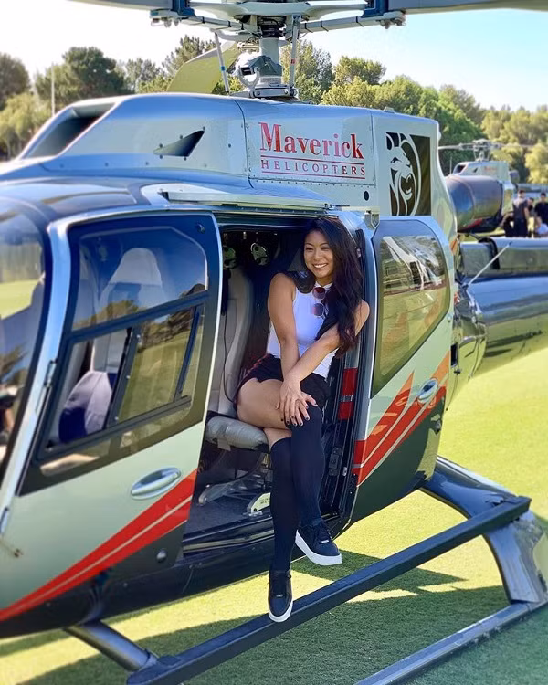 Trang cá nhân Instagram của cô hiện có gần 130.000 người theo dõi.