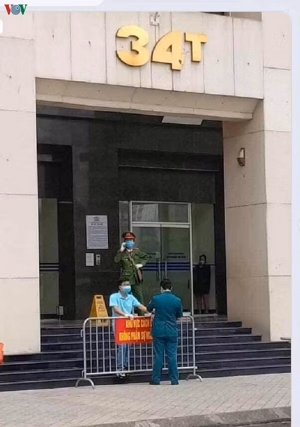 Ha Noi do bo cach ly toan bo toa nha 34T Hoang Dao Thuy sau khu trung