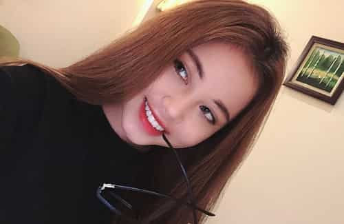 Đồng thời, thanh niên này cũng tố cáo cô có mối quan hệ bất chính với loạt nam streamer có tiếng khi 2 người vẫn đang yêu nhau.