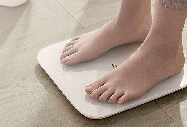 5. Cân thông minh: Nghe thì có vẻ vô lý nhưng cân thông minh cũng là một trong số những sản phẩm công nghệ không nên mua cũ. Những chiếc cân ghi lại cân nặng của bản thân đã bị ai đó vô tình hoặc cố ý liên kết với một vài ứng dụng bên ngoài và với một số người, đây được xem như xâm phạm quyền riêng tư cá nhân nghiêm trọng.