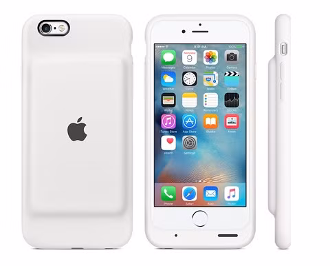 Apple từng ra mắt ốp lưng kiêm sạc dự phòng cho iPhone 6/6s. Không chỉ đơn thuần là bảo về phần lưng máy, loại case này còn có nhiệm vụ tăng cường thời lượng pin đáng kể cho máy lên đến 25h. Về cơ bản, thiết kế Smart Battery Case không có quá nhiều khác biệt so với những loại case trước đó của hãng, duy chỉ có mặt lưng được làm gồ lên để tích hợp pin. Người dùng cho rằng, thiết kế này quá xấu, tính năng quá nghèo nàn, quá đắt với cái giá lên tới gần 100$. nếu chỉ với mục đích sạc pin thì họ thà bỏ ra một số tiền chỉ bằng 1/3 tới 1 nửa cho một cục pin sạc dự phòng.