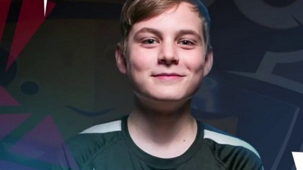 Tuy sự nghiệp game chỉ kéo dài trong vài năm ngắn ngủi, game thủ này vẫn để lại nhiều ấn tượng với cộng đồng esports thế giới, đặc biệt là tại Anh.