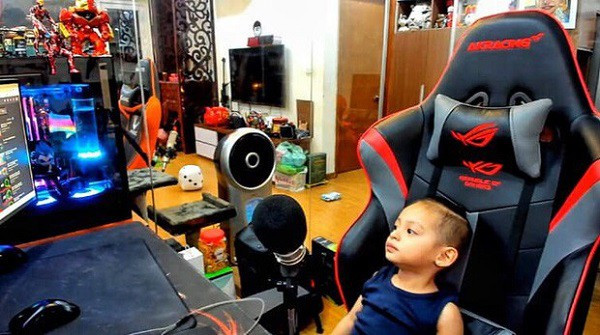 Độ Mixi cho biết anh thiết kế phòng này riêng một tầng để tránh ảnh hưởng tới các thành viên khác trong gia đình.