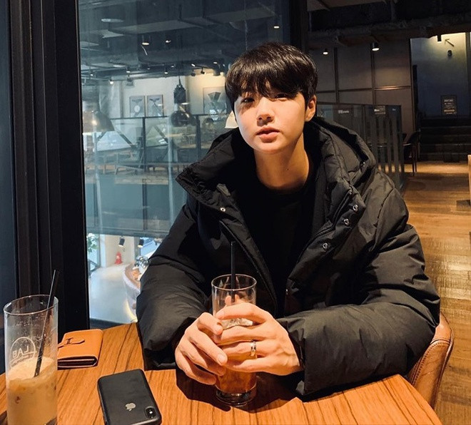 Nữ golf mang vẻ đẹp phi giới tính này được nhiều người nhận xét có nụ cười "tỏa nắng" chính là điểm nổi bật.