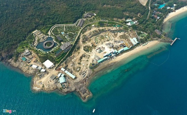 UBND TP Nha Trang (Khánh Hòa) vừa ra quyết định xử phạt Công ty CP Hòn Tằm Biển Nha Trang - chủ đầu tư dự án khu du lịch đảo Hòn Tằm - số tiền 40 triệu đồng về hành vi tổ chức thi công, xây dựng công trình khi không có giấy phép.