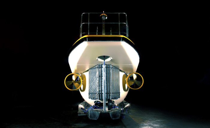 Tàu DeepView 24 sử dụng pin với công suất hoạt động liên tục 14 giờ dưới nước, tốc độ tối đa 5,5 km/ giờ. Trong điều kiện thiếu ánh sáng khi di chuyển sâu xuống đáy biển, 10 đèn LED 20.000 lum sẽ cung cấp đủ ánh sáng cho toàn bộ hành khách.